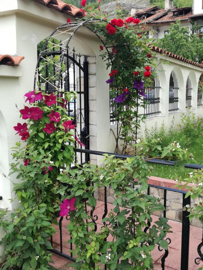 Guest House Benita Devin Exterior photo