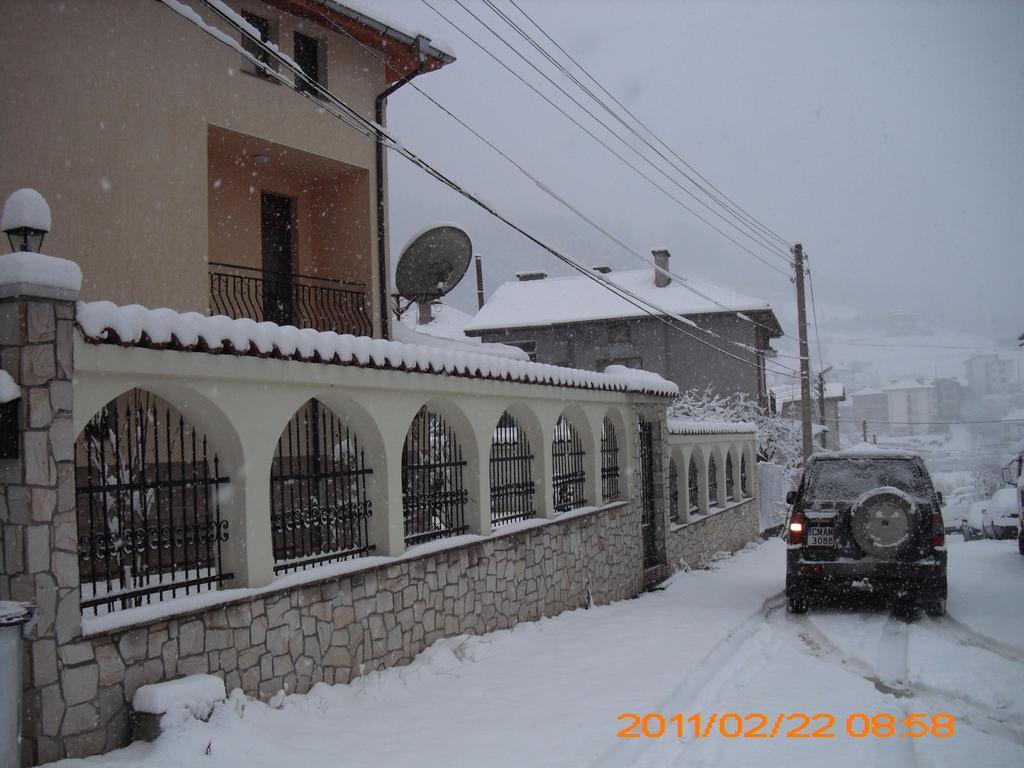 Guest House Benita Devin Exterior photo
